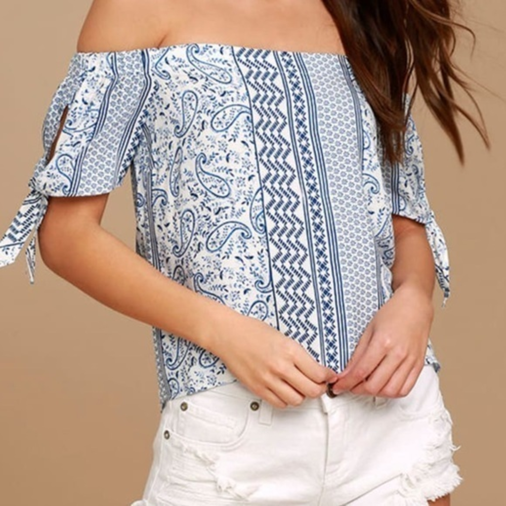 OLIVACEOUS Off Shoulder Top Blue White Paisley Print Tie Sleeve Blouse Size S